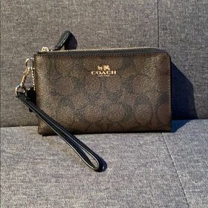 Coach Signature zip double wallet